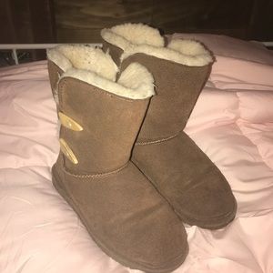 Loved brown bear paw boots